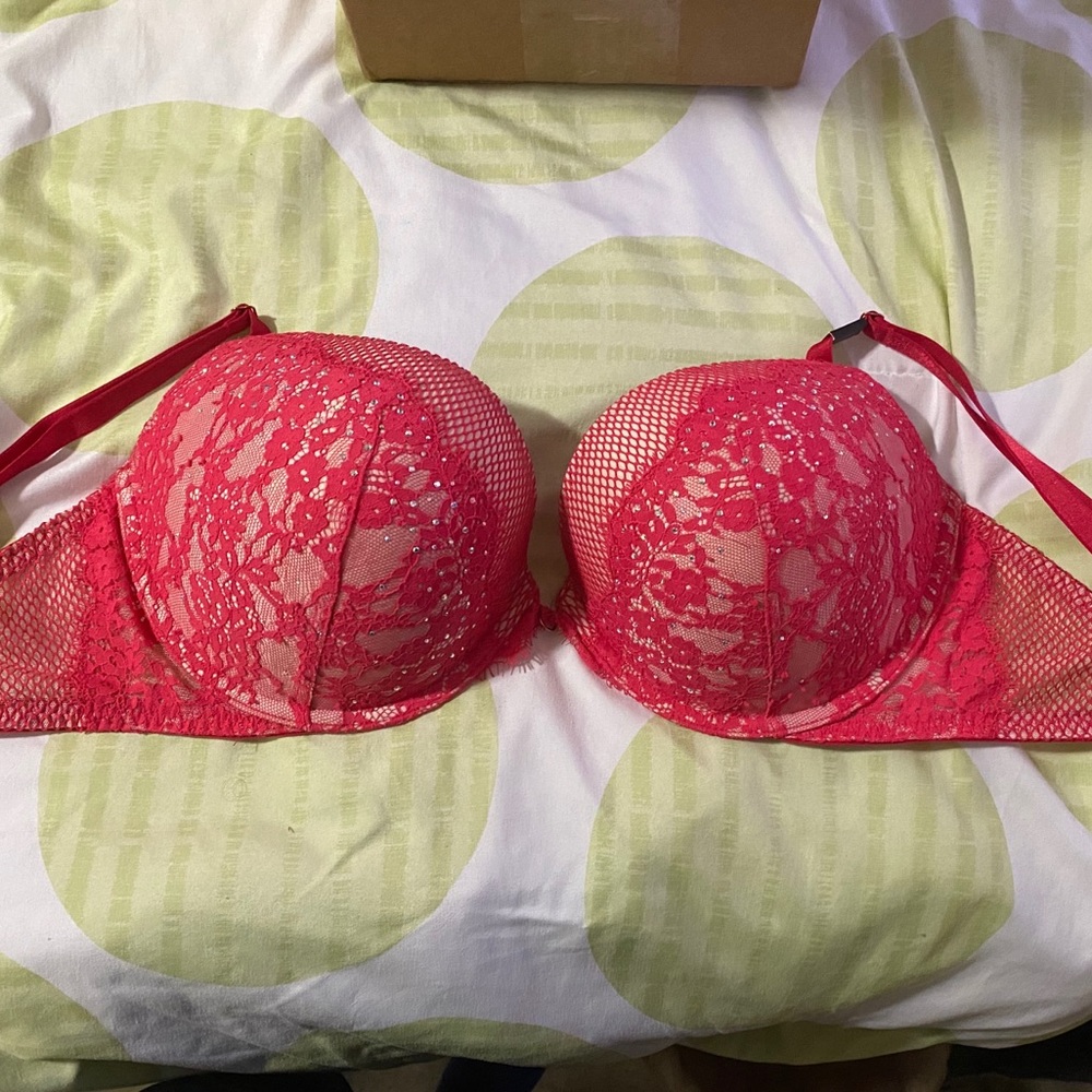 Victoria’s Secret Very Sexy Push-Up 34DDD